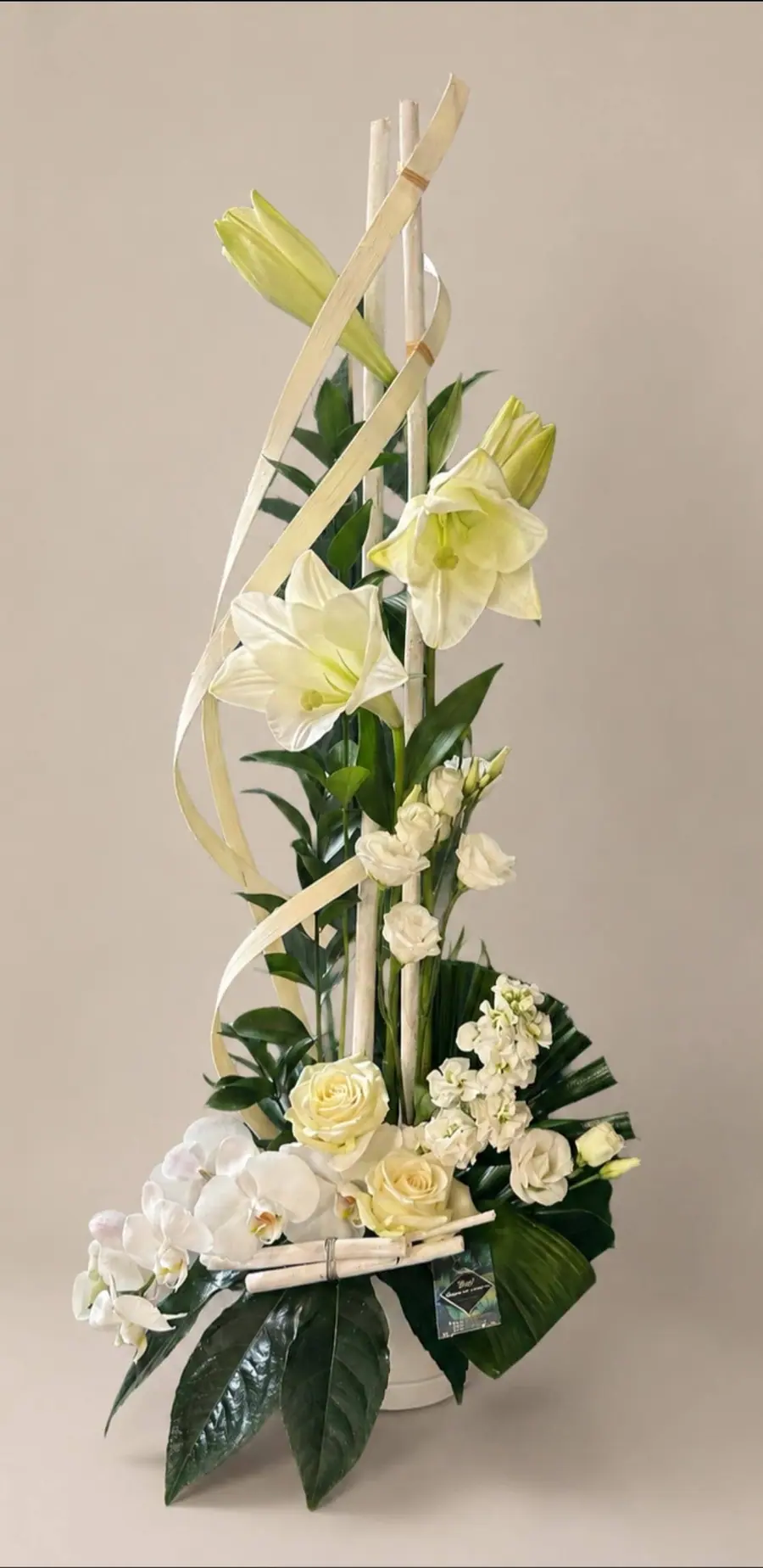 Bouquet et composition florale réalisée par MC Maison des Créations, fleuriste à Beuvrages