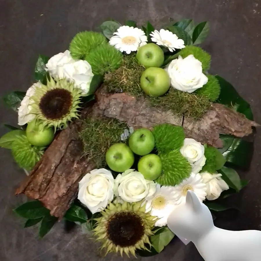Bouquet et composition florale réalisée par MC Maison des Créations, fleuriste à Beuvrages