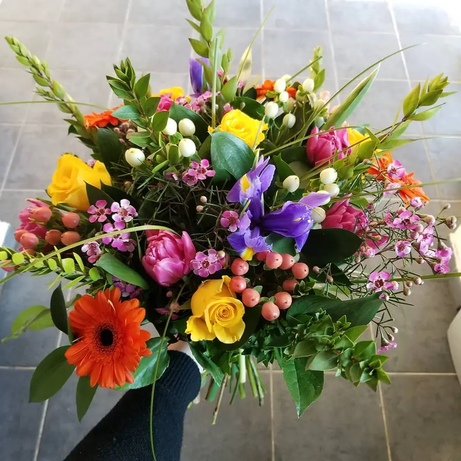 Bouquet et composition florale réalisée par MC Maison des Créations, fleuriste à Beuvrages