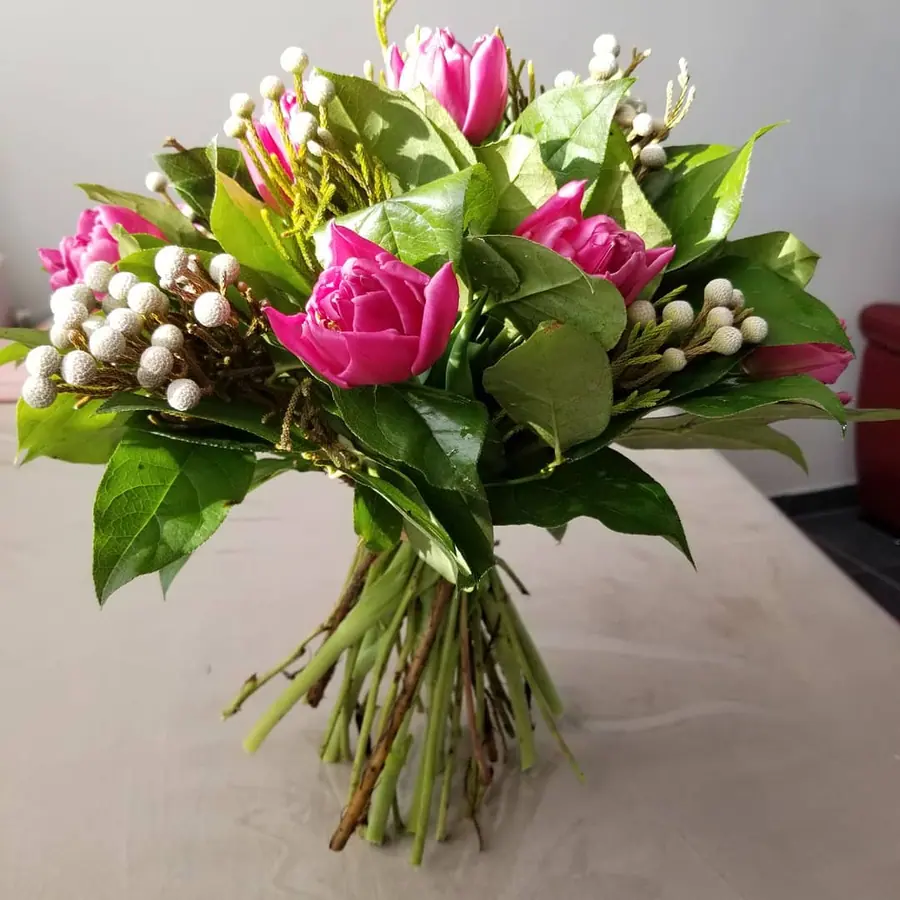Bouquet et composition florale réalisée par MC Maison des Créations, fleuriste à Beuvrages