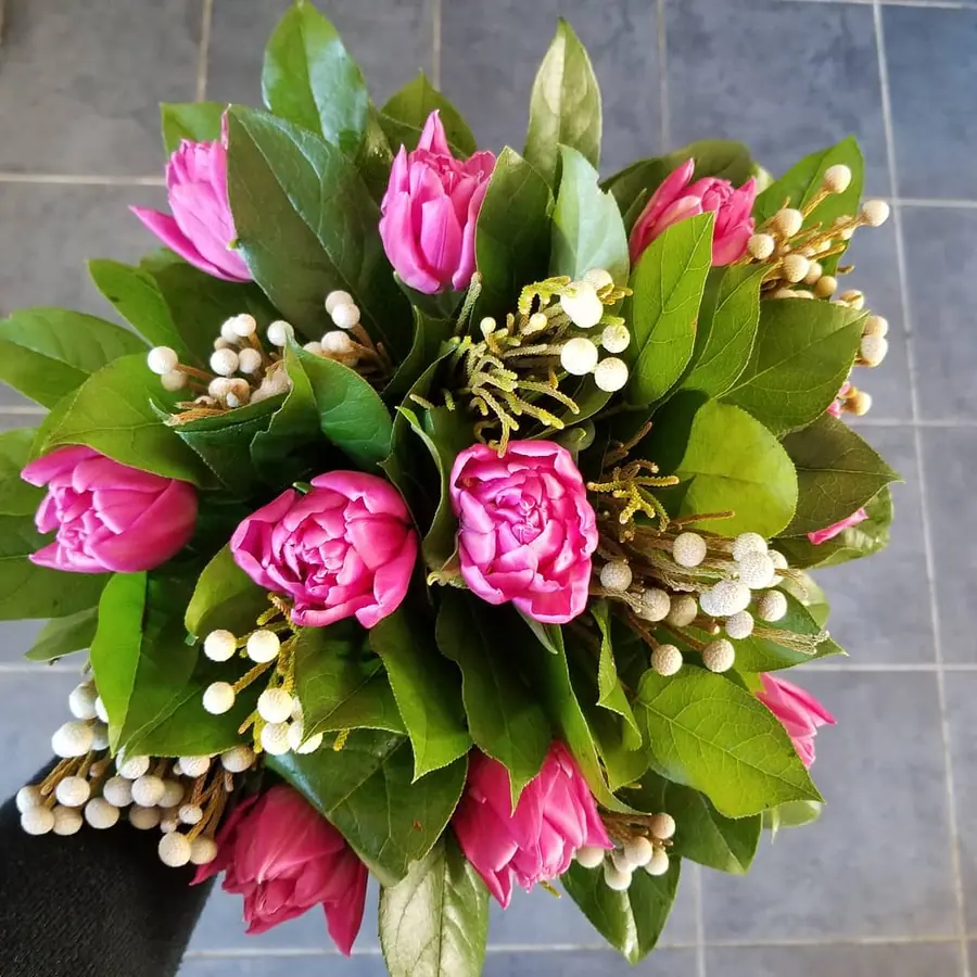 Bouquet et composition florale réalisée par MC Maison des Créations, fleuriste à Beuvrages