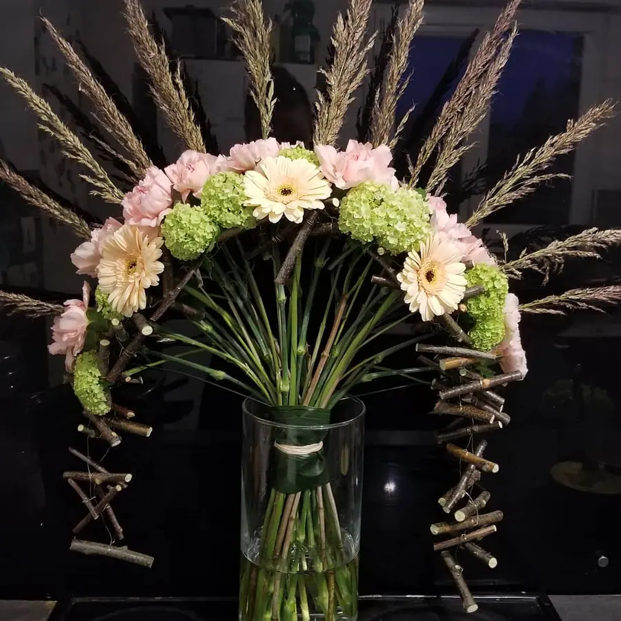 Bouquet et composition florale réalisée par MC Maison des Créations, fleuriste à Beuvrages