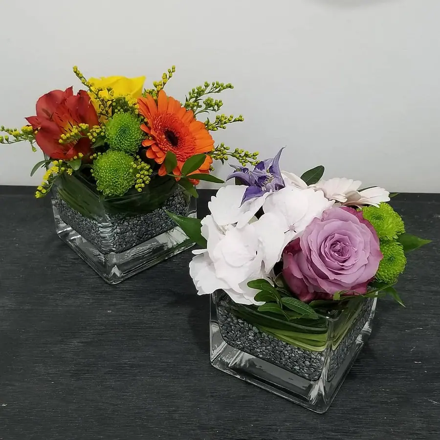 Bouquet et composition florale réalisée par MC Maison des Créations, fleuriste à Beuvrages