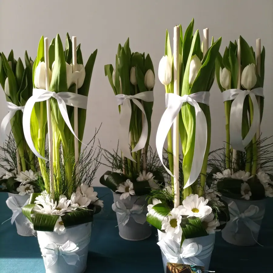 Bouquet et composition florale réalisée par MC Maison des Créations, fleuriste à Beuvrages