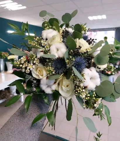 Bouquet et composition florale réalisée par MC Maison des Créations, fleuriste à Beuvrages