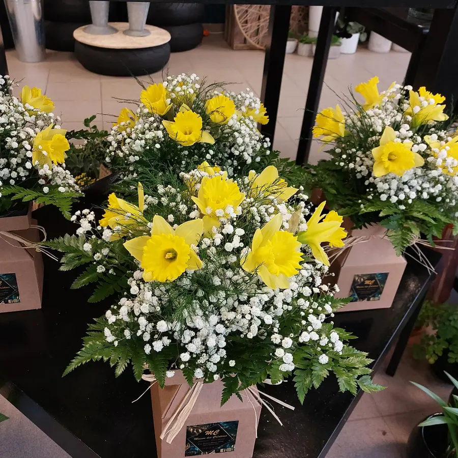 Bouquet et composition florale réalisée par MC Maison des Créations, fleuriste à Beuvrages