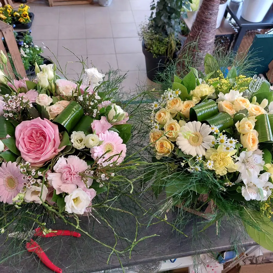 Bouquet et composition florale réalisée par MC Maison des Créations, fleuriste à Beuvrages
