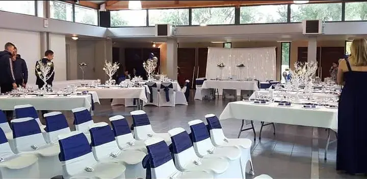 Décoration florale d’événement réalisée par MC Maison des Créations, fleuriste à Beuvrages