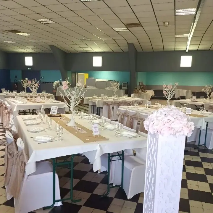 Décoration florale d’événement réalisée par MC Maison des Créations, fleuriste à Beuvrages