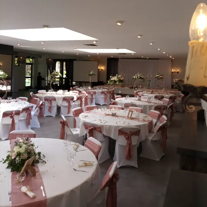 Décoration florale d’événement réalisée par MC Maison des Créations, fleuriste à Beuvrages