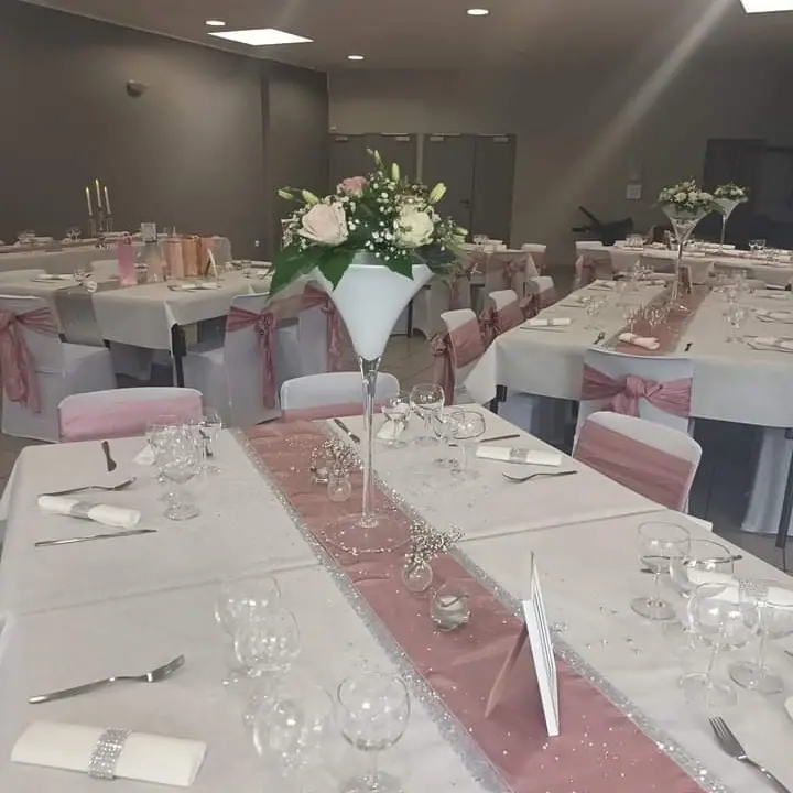Décoration florale d’événement réalisée par MC Maison des Créations, fleuriste à Beuvrages