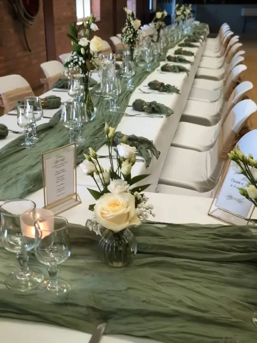 Décoration florale de mariage réalisée par MC Maison des Créations, fleuriste à Beuvrages