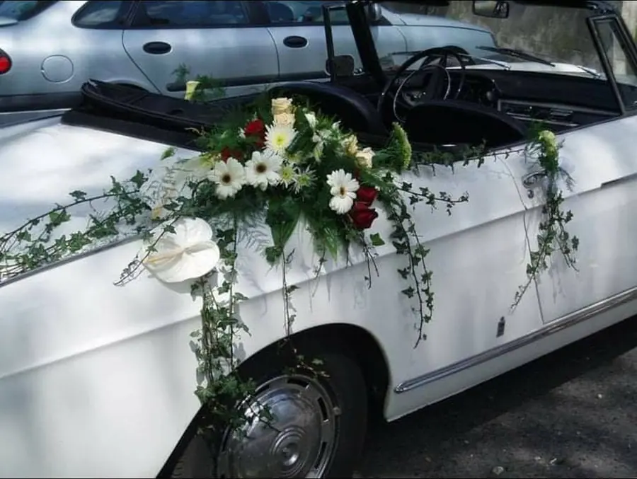 Décoration florale de mariage réalisée par MC Maison des Créations, fleuriste à Beuvrages