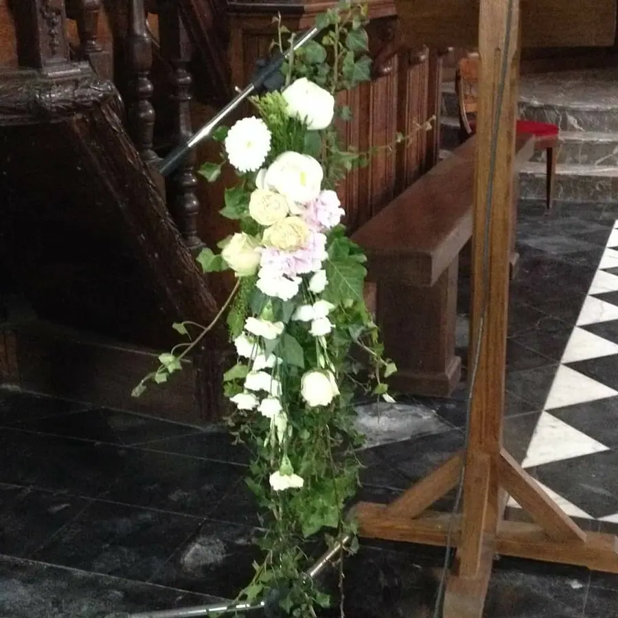 Décoration florale de mariage réalisée par MC Maison des Créations, fleuriste à Beuvrages