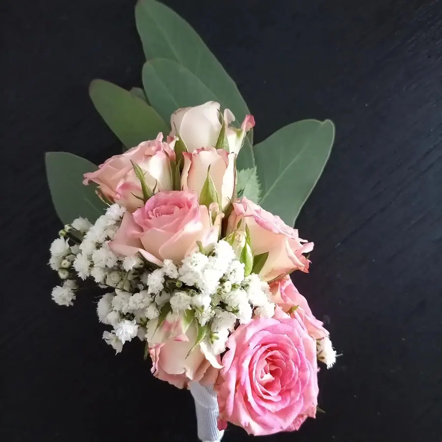 Décoration florale de mariage réalisée par MC Maison des Créations, fleuriste à Beuvrages