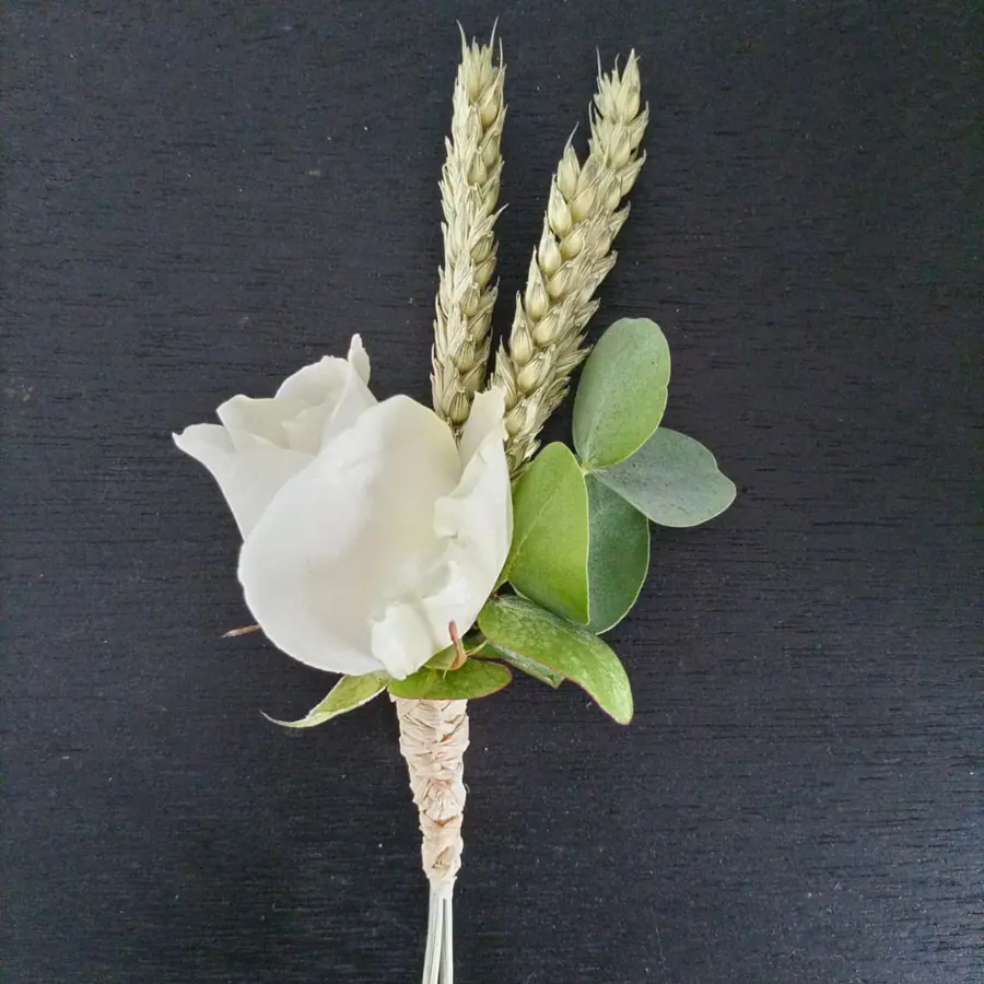 Décoration florale de mariage réalisée par MC Maison des Créations, fleuriste à Beuvrages