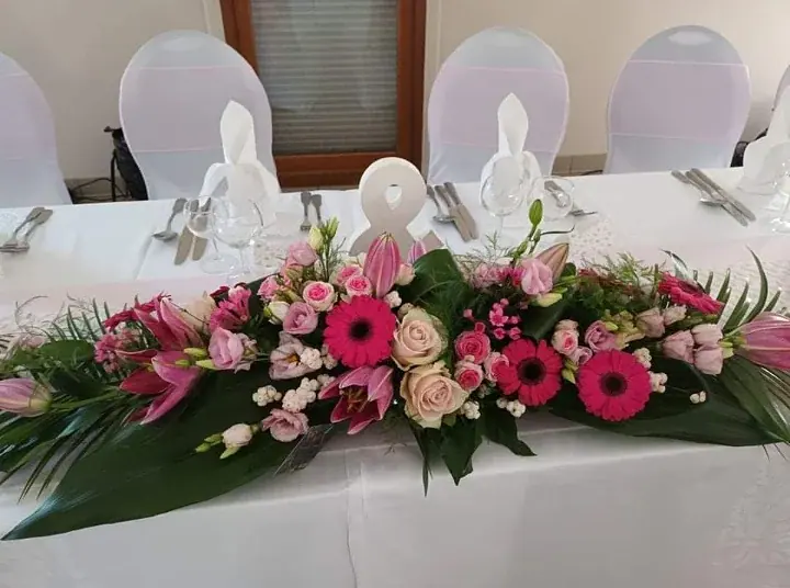 Décoration florale de mariage réalisée par MC Maison des Créations, fleuriste à Beuvrages