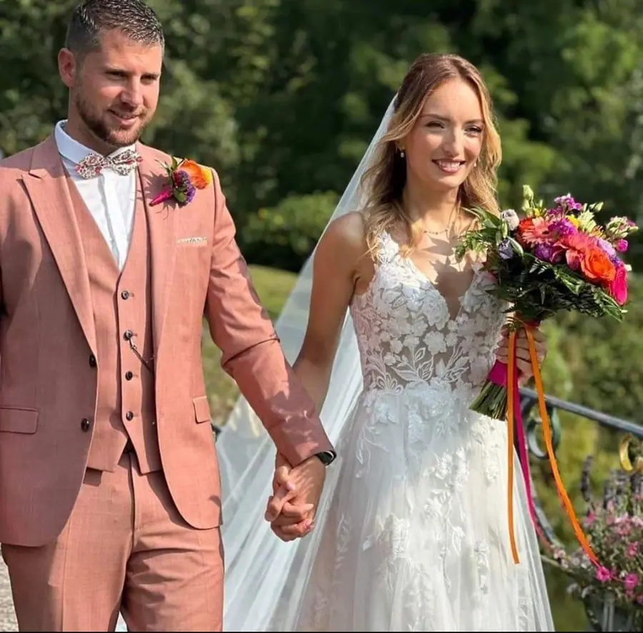 Décoration florale de mariage réalisée par MC Maison des Créations, fleuriste à Beuvrages