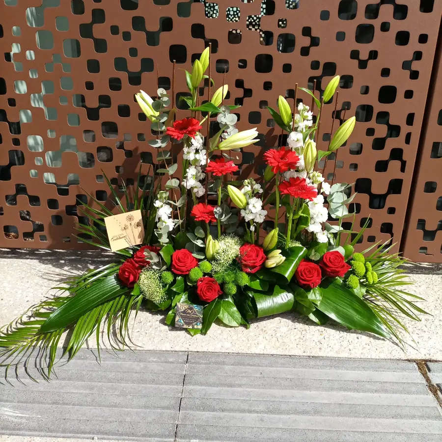 Décoration florale de mariage réalisée par MC Maison des Créations, fleuriste à Beuvrages