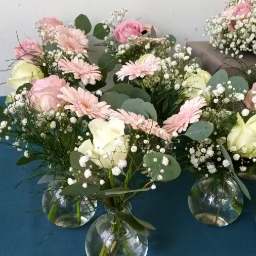 Décoration florale de mariage réalisée par MC Maison des Créations, fleuriste à Beuvrages