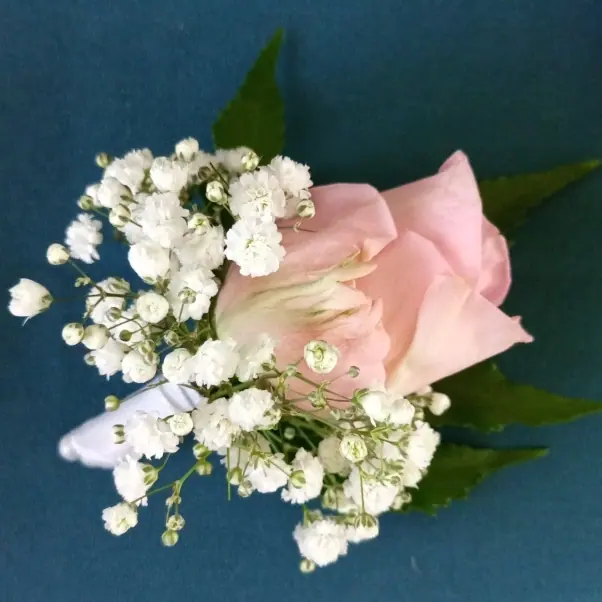 Décoration florale de mariage réalisée par MC Maison des Créations, fleuriste à Beuvrages