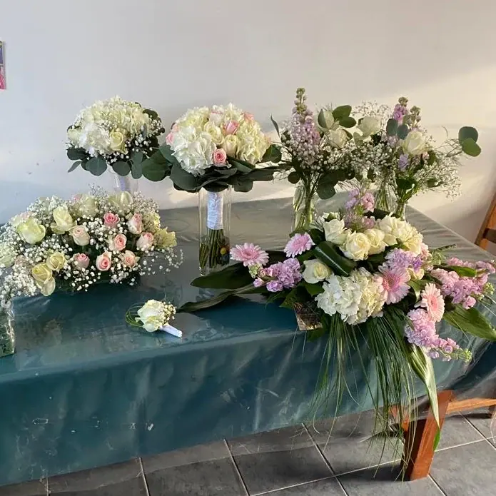 Décoration florale de mariage réalisée par MC Maison des Créations, fleuriste à Beuvrages