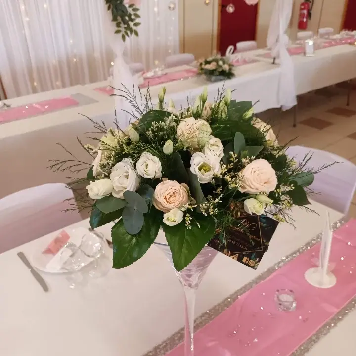Décoration florale de mariage réalisée par MC Maison des Créations, fleuriste à Beuvrages