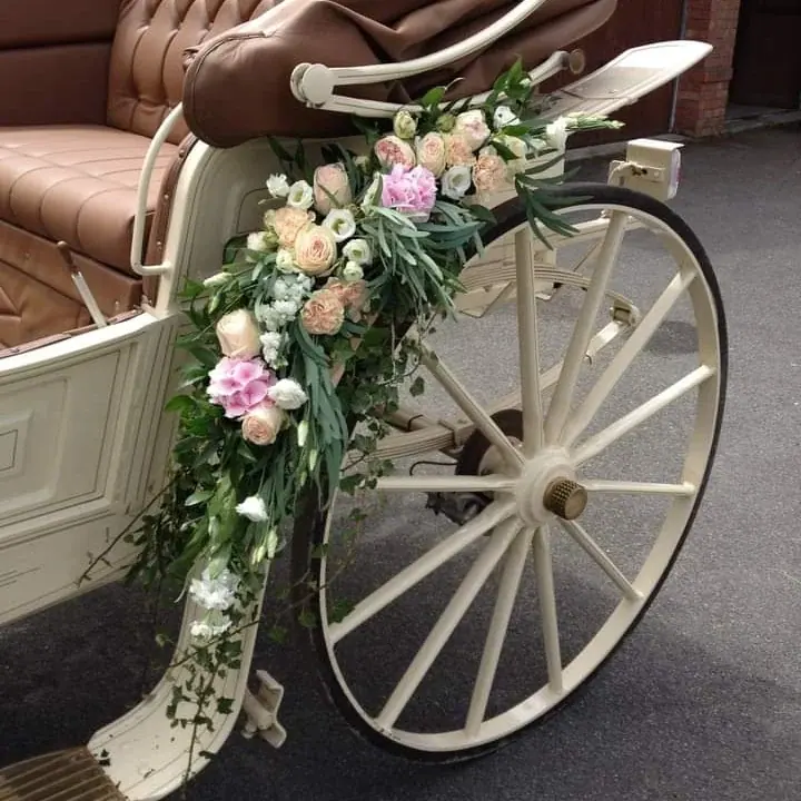 Décoration florale de mariage réalisée par MC Maison des Créations, fleuriste à Beuvrages