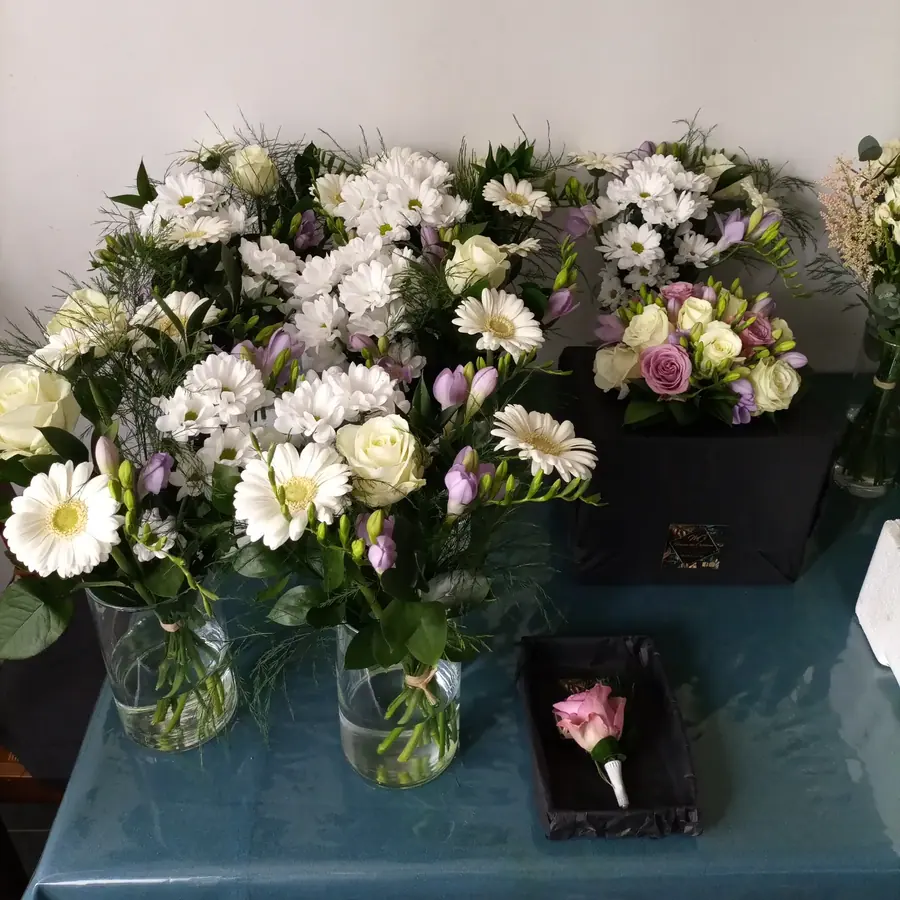 Décoration florale de mariage réalisée par MC Maison des Créations, fleuriste à Beuvrages