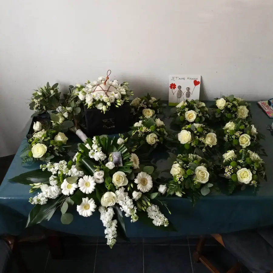 Décoration florale de mariage réalisée par MC Maison des Créations, fleuriste à Beuvrages