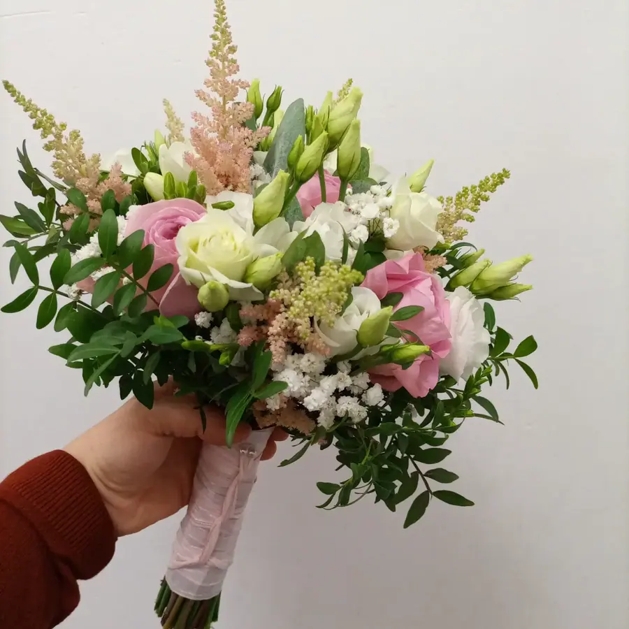 Décoration florale de mariage réalisée par MC Maison des Créations, fleuriste à Beuvrages
