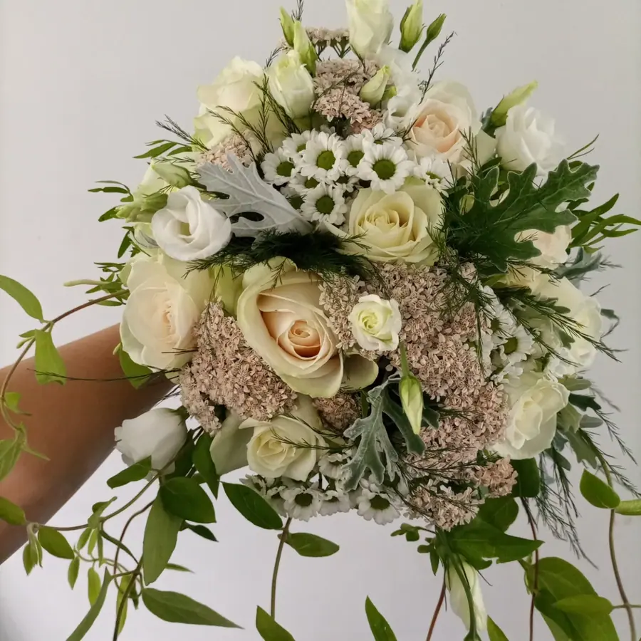 Décoration florale de mariage réalisée par MC Maison des Créations, fleuriste à Beuvrages