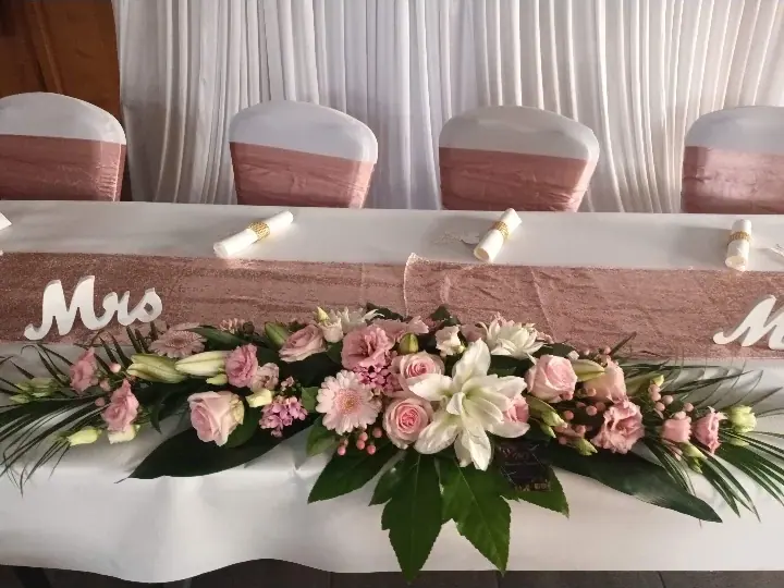 Décoration florale de mariage réalisée par MC Maison des Créations, fleuriste à Beuvrages