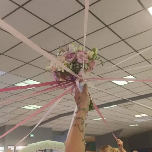 Décoration florale de mariage réalisée par MC Maison des Créations, fleuriste à Beuvrages