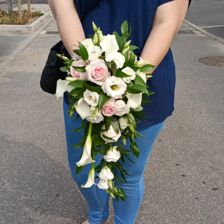 Décoration florale de mariage réalisée par MC Maison des Créations, fleuriste à Beuvrages