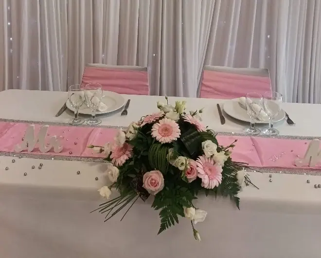 Décoration florale de mariage réalisée par MC Maison des Créations, fleuriste à Beuvrages