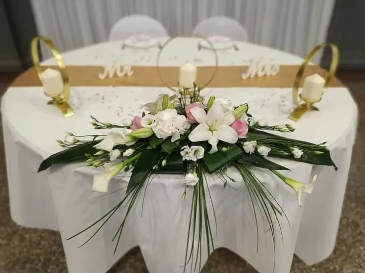 Décoration florale de mariage réalisée par MC Maison des Créations, fleuriste à Beuvrages