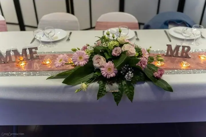 Décoration florale de mariage réalisée par MC Maison des Créations, fleuriste à Beuvrages