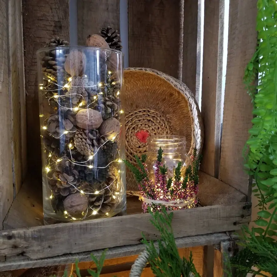 Décoration florale de Noël réalisée par MC Maison des Créations, fleuriste à Beuvrages