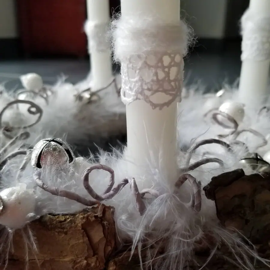 Décoration florale de Noël réalisée par MC Maison des Créations, fleuriste à Beuvrages