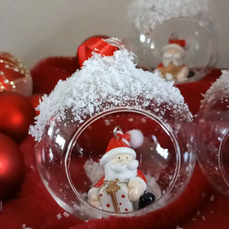 Décoration florale de Noël réalisée par MC Maison des Créations, fleuriste à Beuvrages