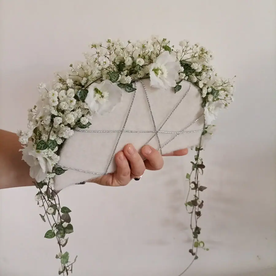 Composition en fleurs séchées réalisée par MC Maison des Créations, fleuriste à Beuvrages