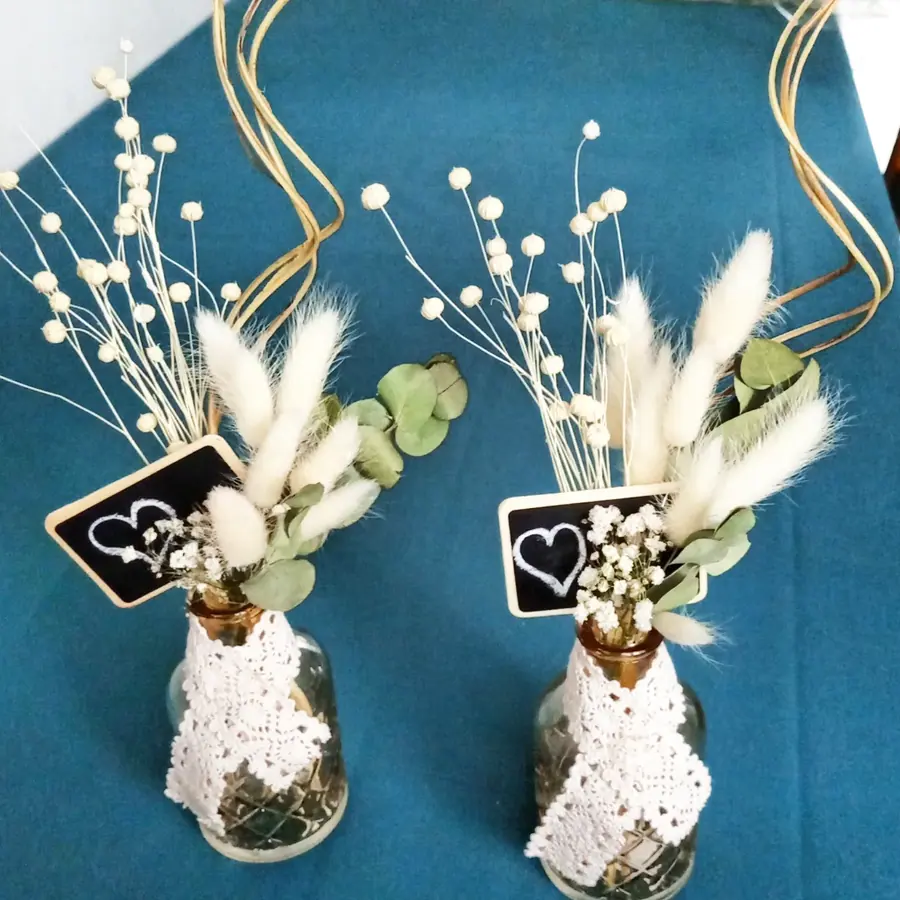 Composition en fleurs séchées réalisée par MC Maison des Créations, fleuriste à Beuvrages