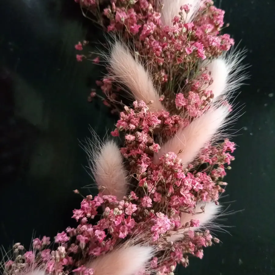 Composition en fleurs séchées réalisée par MC Maison des Créations, fleuriste à Beuvrages