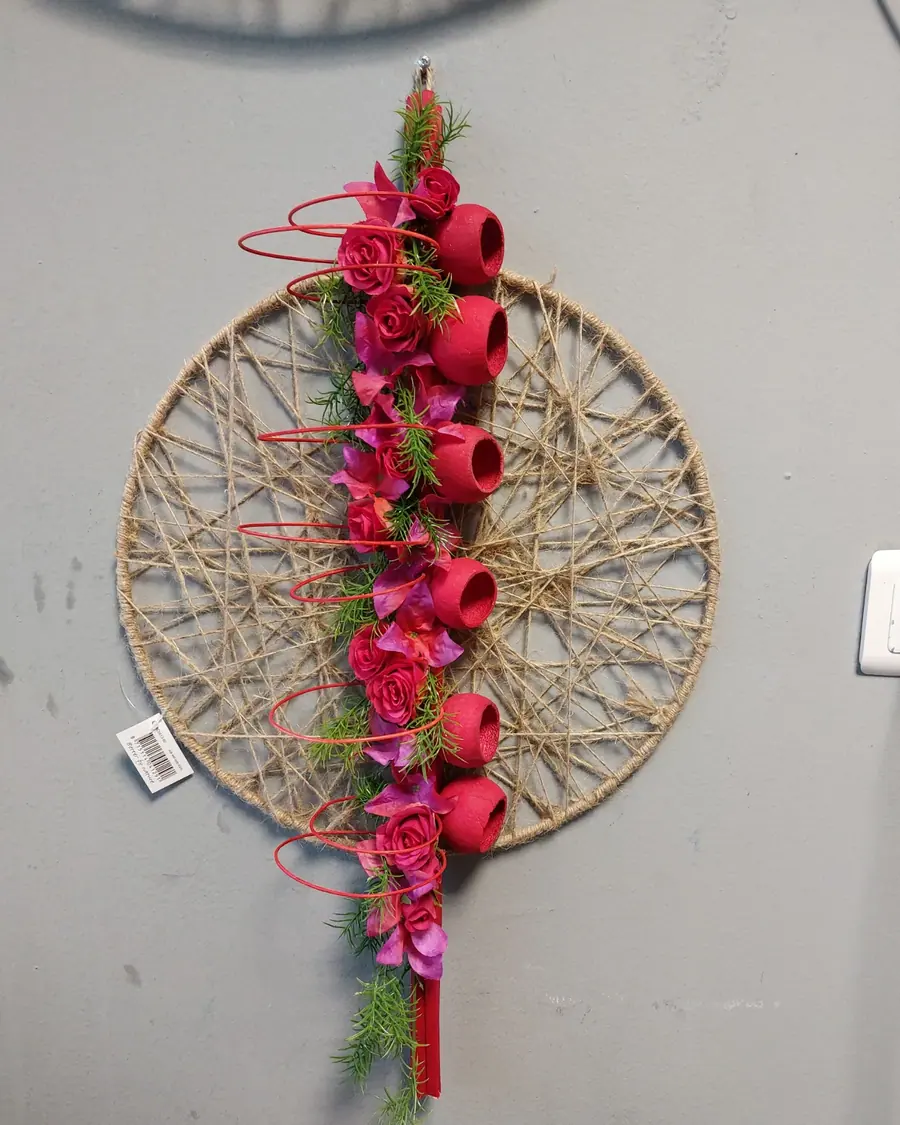 Composition en fleurs séchées réalisée par MC Maison des Créations, fleuriste à Beuvrages